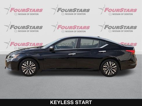 Used 2024 Nissan Altima 2.5 SV FWD image 8