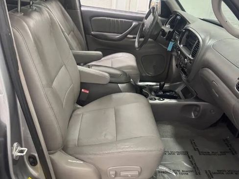 Used 2003 Toyota Sequoia Limited image 32