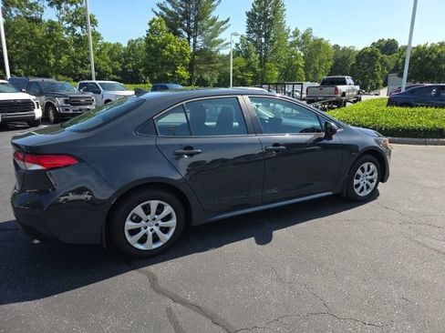 Used 2026 Toyota Corolla LE FWD image 8