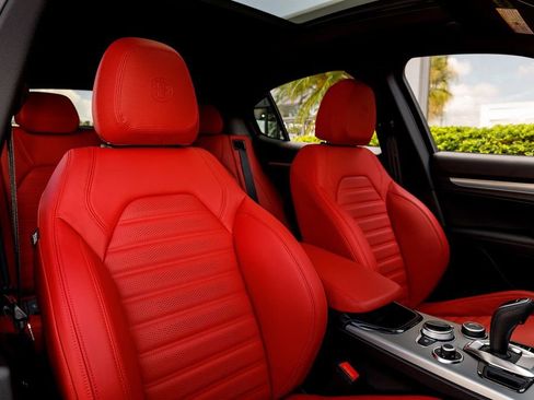 New 2025 Alfa Romeo Stelvio Sprint w/ Veloce Package image 38