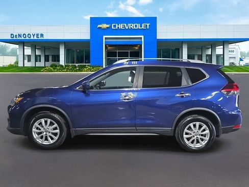 Used 2018 Nissan Rogue SV w/ Premium Package image 8
