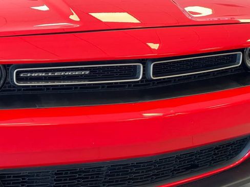 Certified 2018 Dodge Challenger R/T Scat Pack w/ Dynamics Package RWD image 32