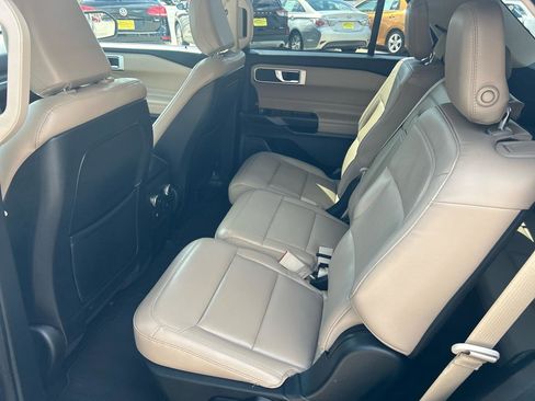 Used 2020 Ford Explorer XLT w/ Equipment Group 202A AWD/4WD image 12