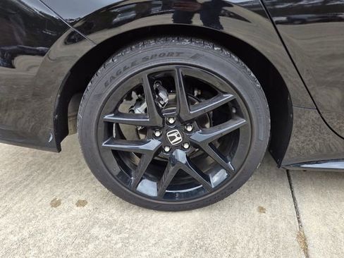 Used 2025 Honda Civic Sport image 12