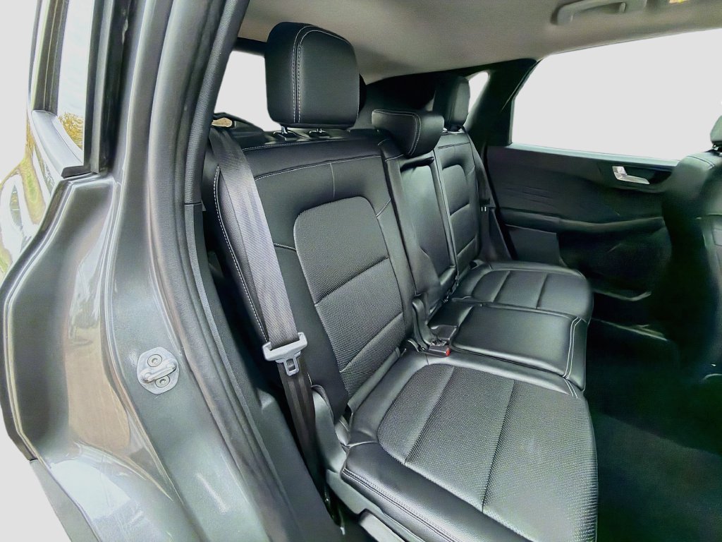 Used 2022 Ford Escape SEL w/ Equipment Group 302A AWD/4WD image 27