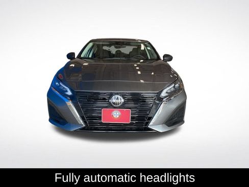 Used 2024 Nissan Altima 2.5 SV FWD image 13
