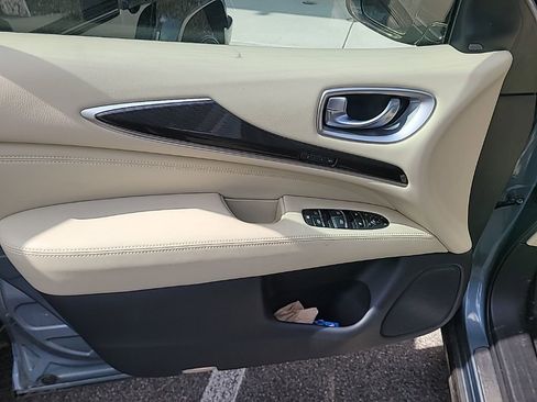 Used 2019 INFINITI QX60 Luxe w/ Essential Package image 15