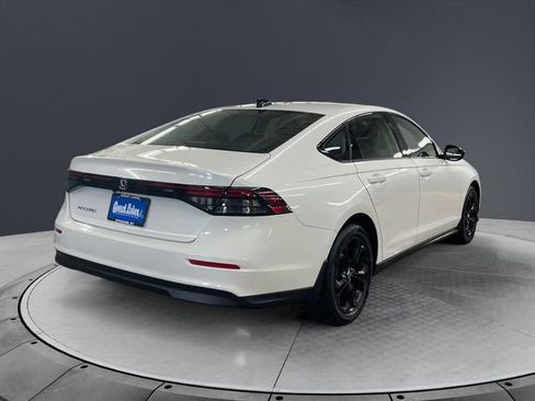 Certified 2025 Honda Accord SE image 5