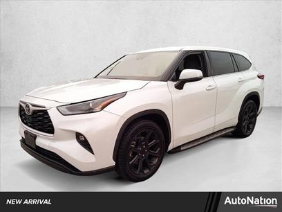 Used 2022 Toyota Highlander LE