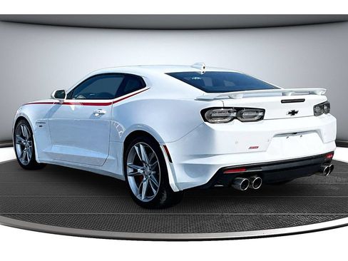 Used 2020 Chevrolet Camaro SS RWD image 17