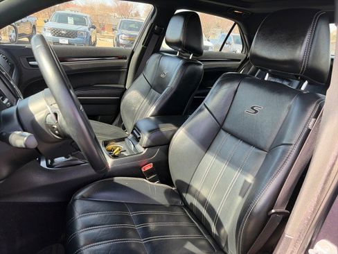 Used 2017 Chrysler 300 S w/ 300S Premium Group image 10