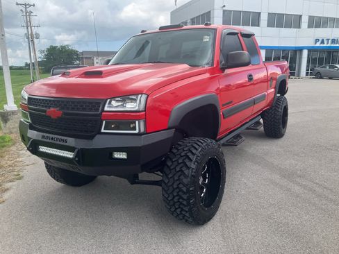 Used 2006 Chevrolet Silverado 2500 LT AWD/4WD image 3