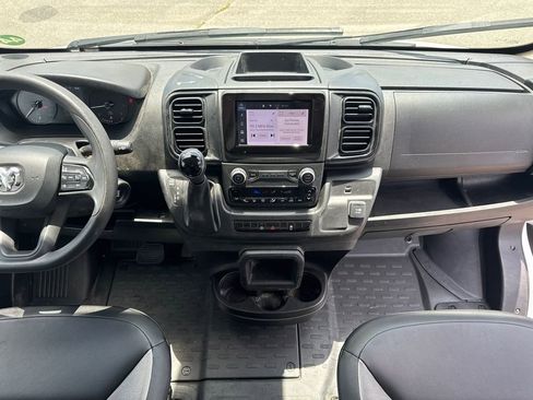 Used 2024 RAM ProMaster 2500 w/ Convenience Group FWD image 15