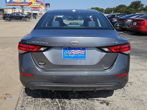 Used 2024 Nissan Sentra SV FWD image 9
