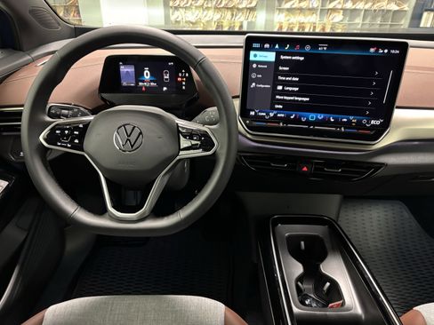 New 2025 Volkswagen ID.4 Pro image 17