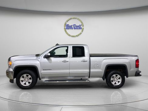 Used 2015 GMC Sierra 1500 SLE w/ SLE Value Package AWD/4WD image 2
