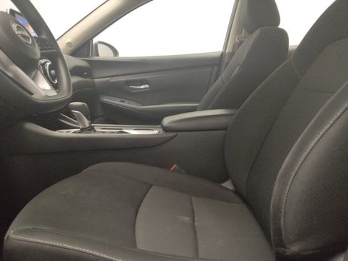 Used 2024 Nissan Sentra SV FWD image 17