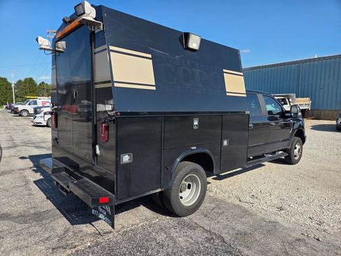 Used 2019 Ford F350 XL w/ Power Equipment Group AWD/4WD image 2