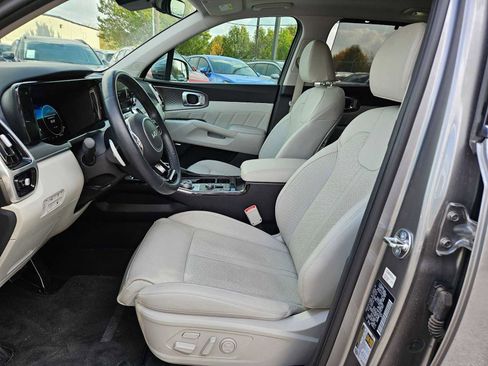 Used 2023 Kia Sorento SX Prestige image 16