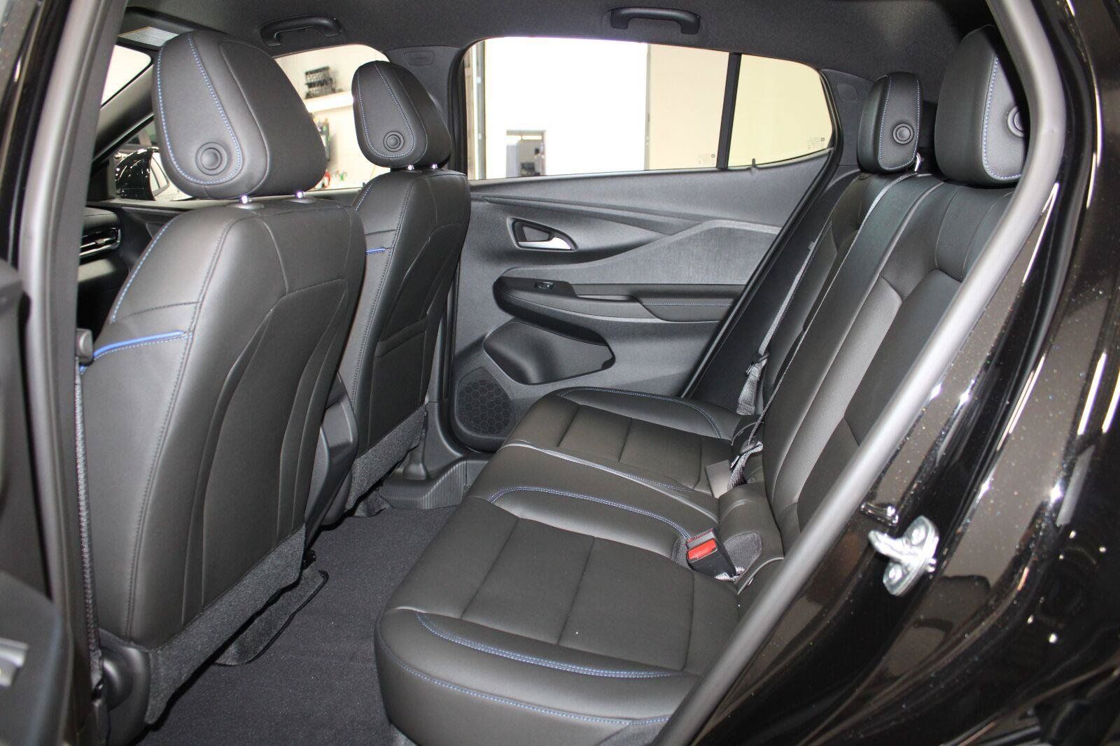 New 2026 Buick Envista Sport Touring FWD image 21