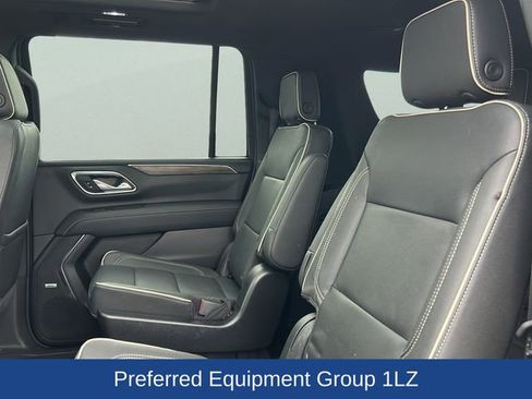 Used 2023 Chevrolet Suburban Premier AWD/4WD image 16