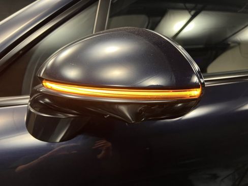 Used 2022 Porsche Cayenne Turbo image 28