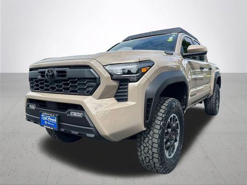 Used 2026 Toyota Tacoma TRD Off-Road AWD/4WD image 2