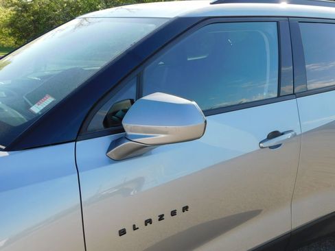 Used 2024 Chevrolet Blazer LT w/ Convenience Package FWD image 11