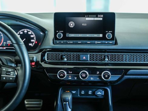 Used 2025 Honda Civic Sport image 18