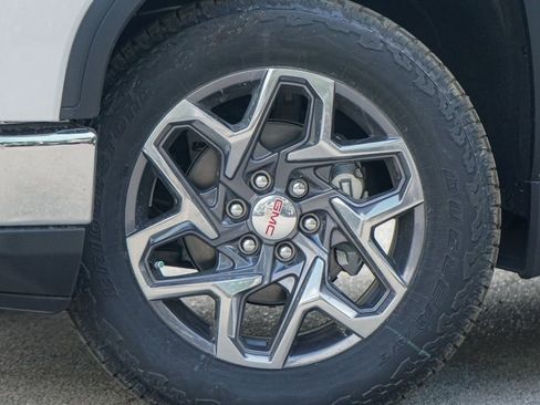 New 2026 GMC Sierra 1500 SLT image 2