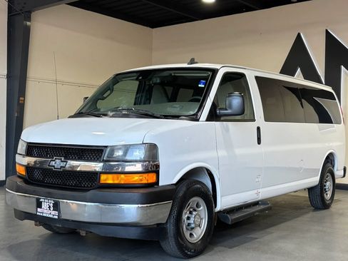 Used 2020 Chevrolet Express 3500 LT w/ LT Preferred Equipment Group RWD image 1