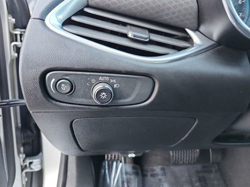 Used 2020 Chevrolet Malibu LT image 14