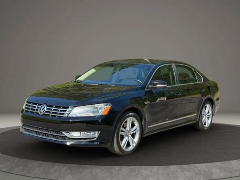 Used 2014 Volkswagen Passat TDI SEL Premium image 1
