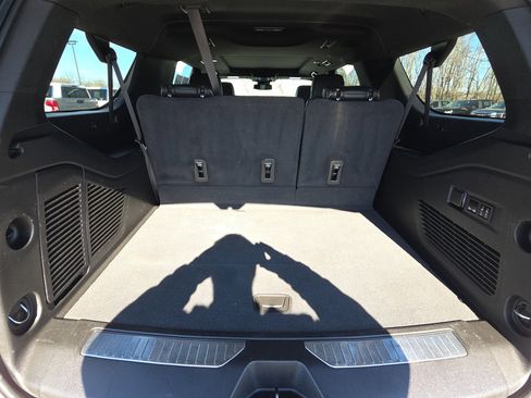 Used 2023 GMC Yukon XL AT4 image 34