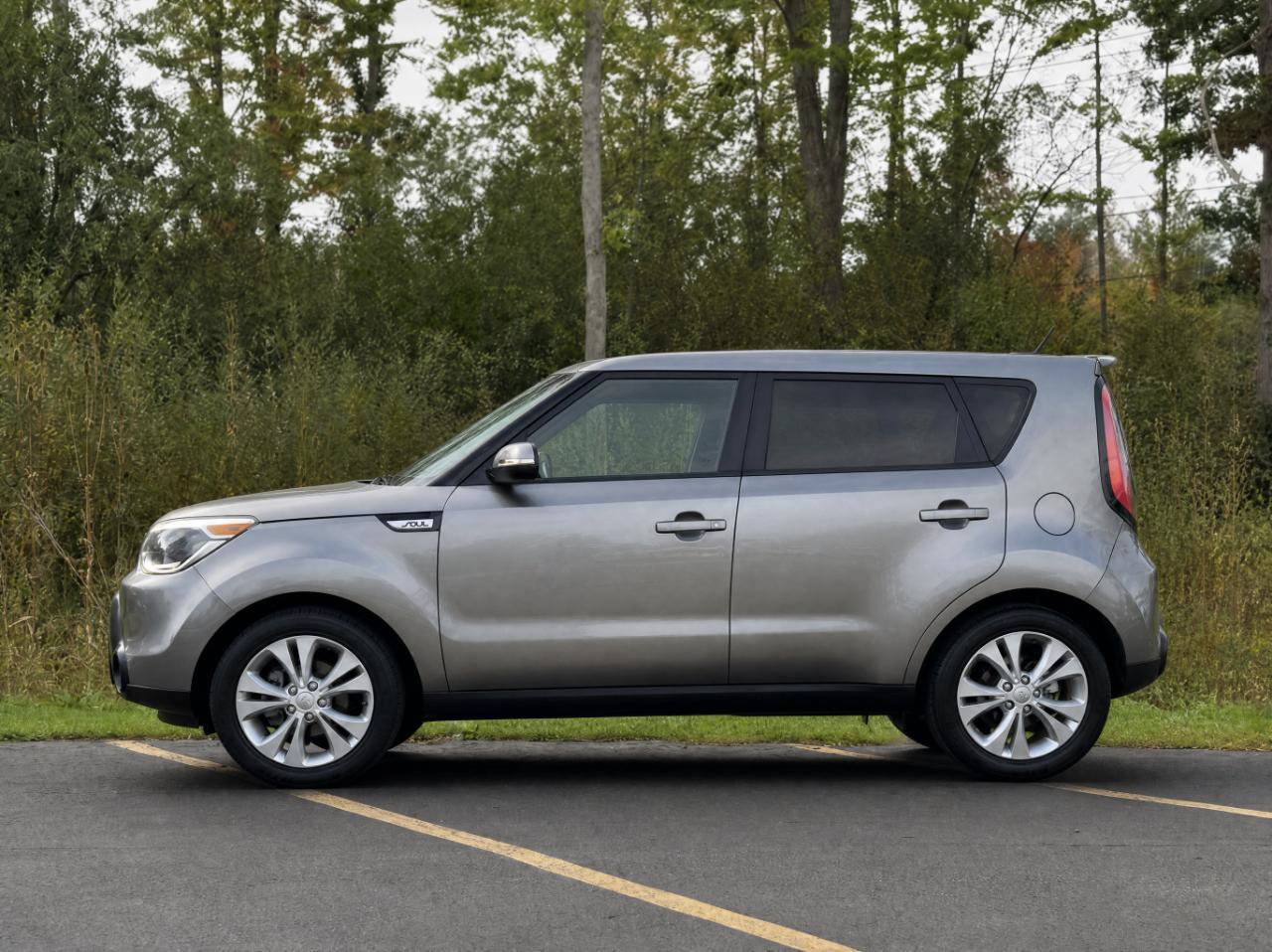 Used 2014 Kia Soul + w/ Audio Package FWD image 2