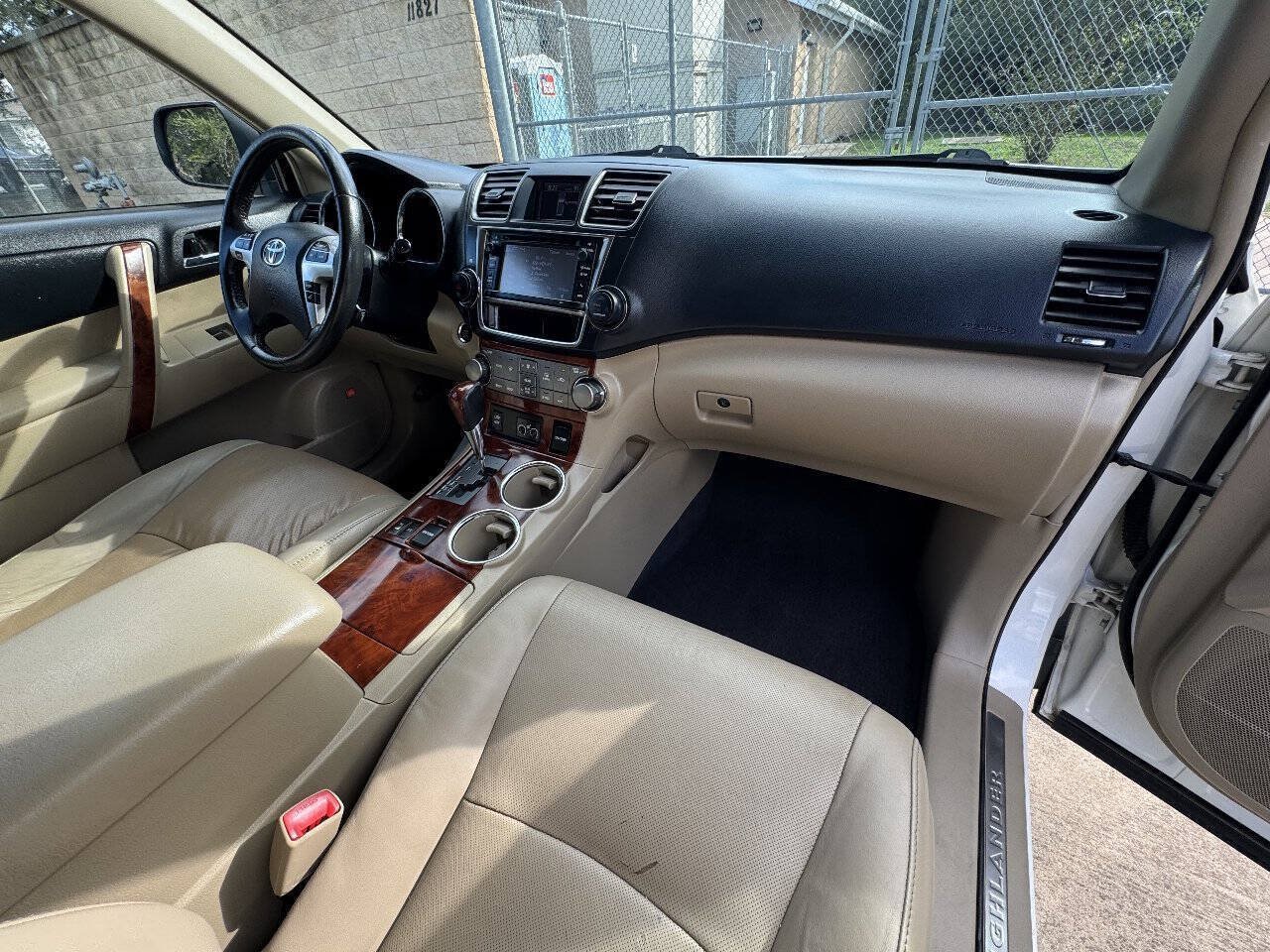 Used 2013 Toyota Highlander Limited AWD/4WD image 27