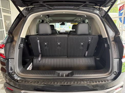 Used 2025 Honda Pilot Touring image 10