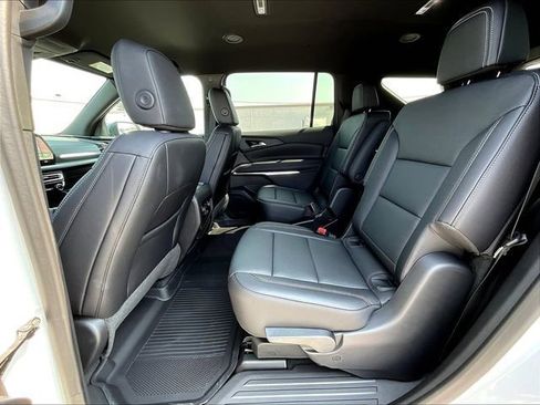 New 2025 Chevrolet Traverse LT w/ Driver Confidence Package image 13