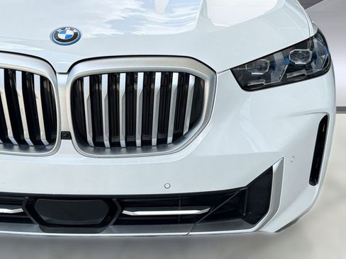 Used 2025 BMW X5 xDrive50e AWD/4WD image 11