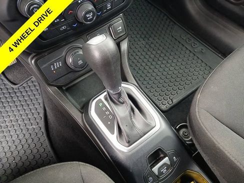Certified 2023 Jeep Renegade Latitude AWD/4WD image 23