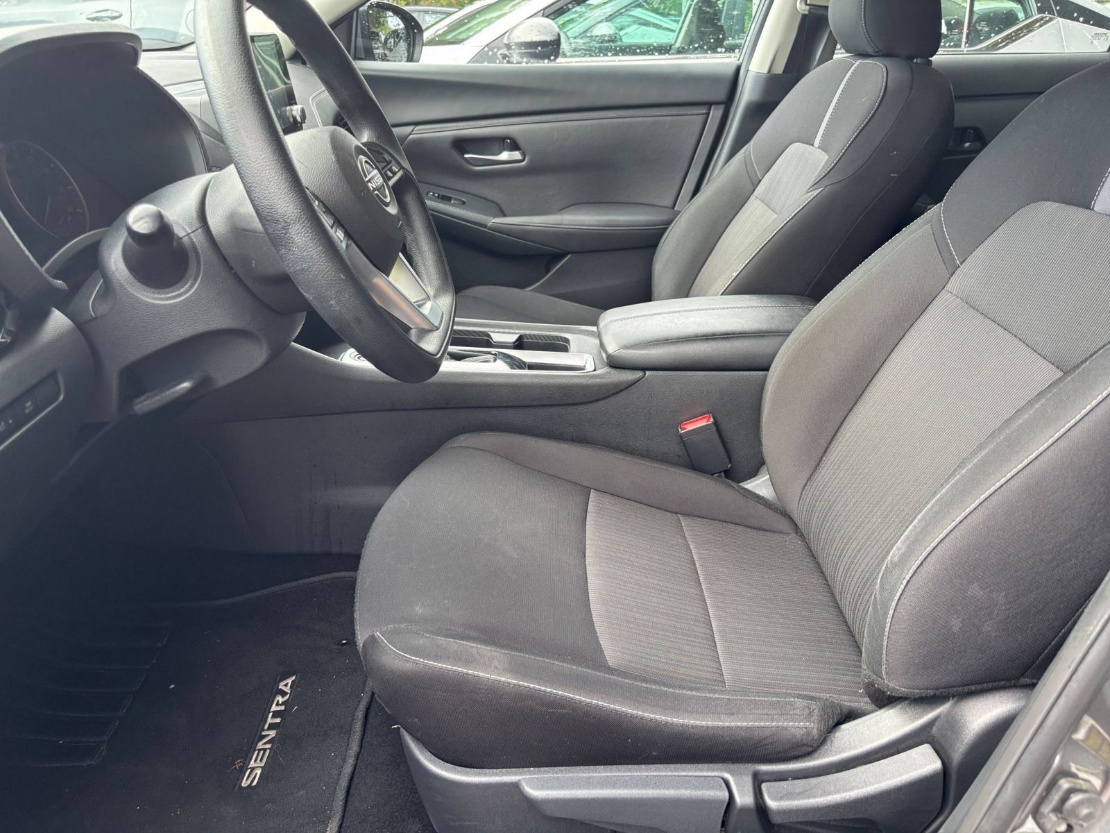 Used 2025 Nissan Sentra SV FWD image 24