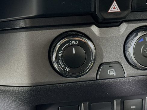 Used 2022 Toyota Tacoma TRD Sport w/ TRD Premium Sport Package AWD/4WD image 15