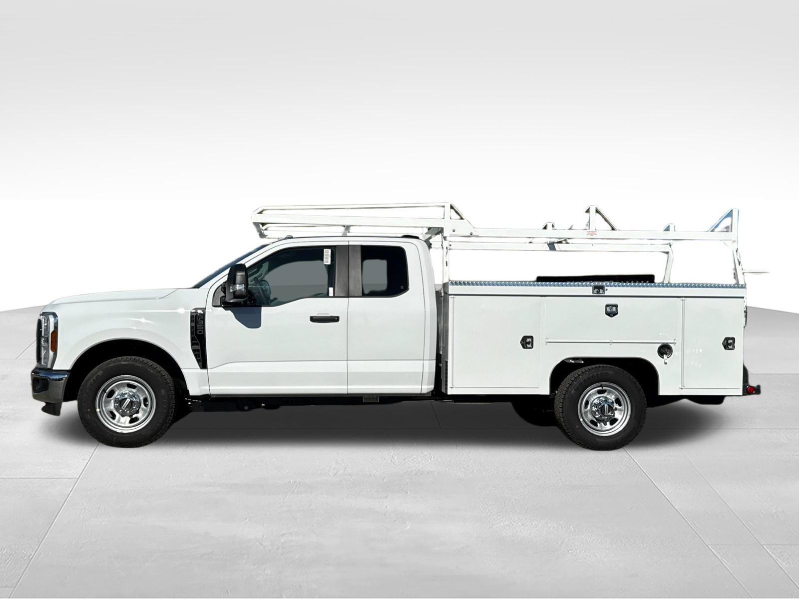 New 2027 Ford F350 XL w/ XL Chrome Package RWD image 7