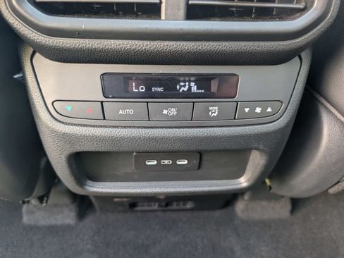 Certified 2025 Honda Pilot Touring image 15