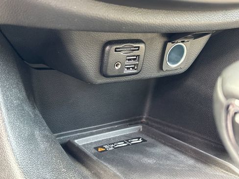 Used 2023 Chevrolet Traverse Premier FWD image 21
