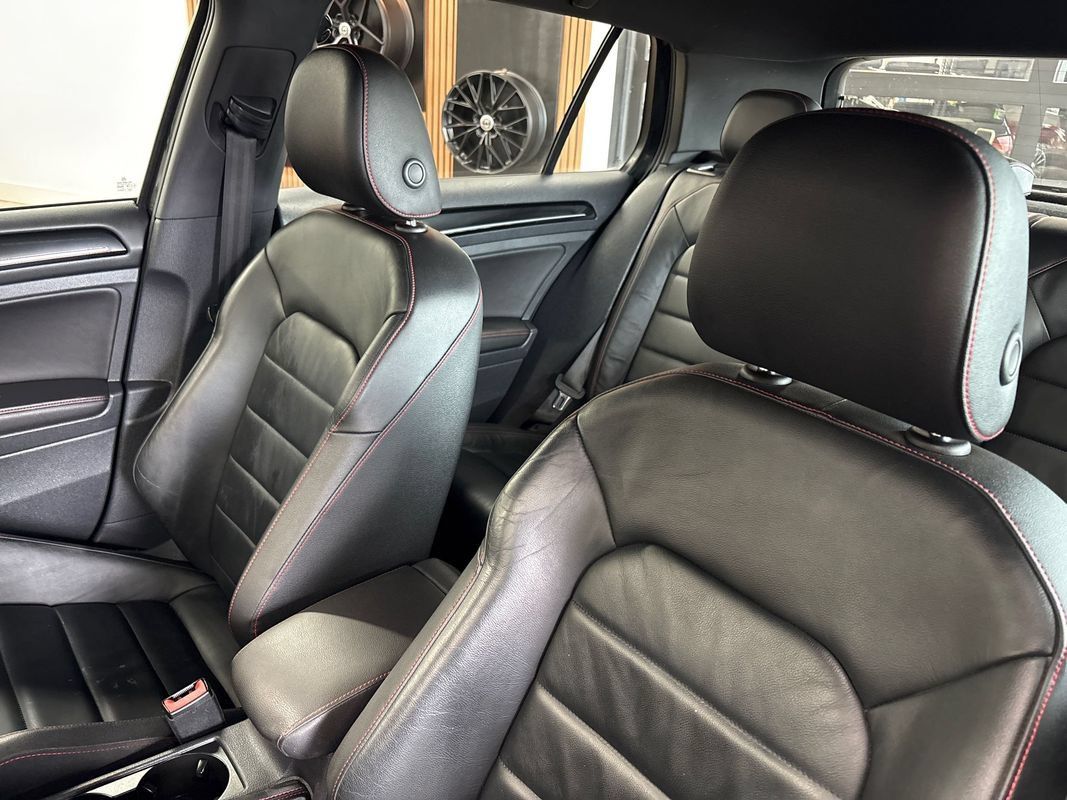 Used 2016 Volkswagen GTI SE w/ Lighting Package (SEL) FWD image 31