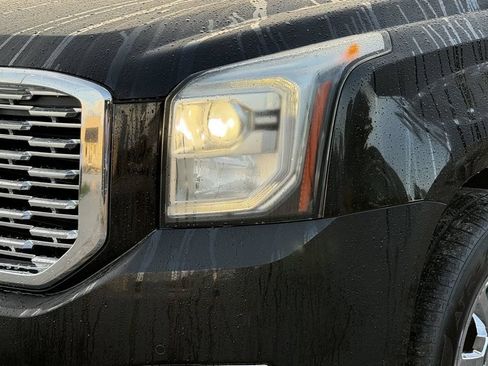 Used 2019 GMC Yukon XL Denali RWD image 10