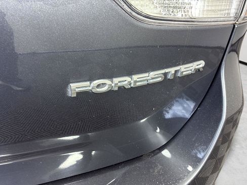 Used 2022 Subaru Forester Premium AWD/4WD image 9