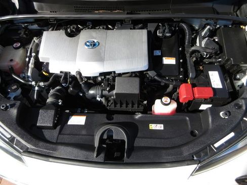 Used 2019 Toyota Prius XLE image 27