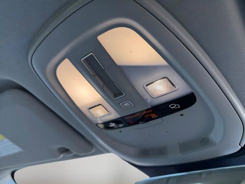 Used 2023 Volvo XC60 T8 Ultimate w/ Climate Package image 21